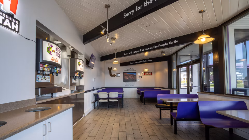 purple_turtle_dining-room-02(960X540)